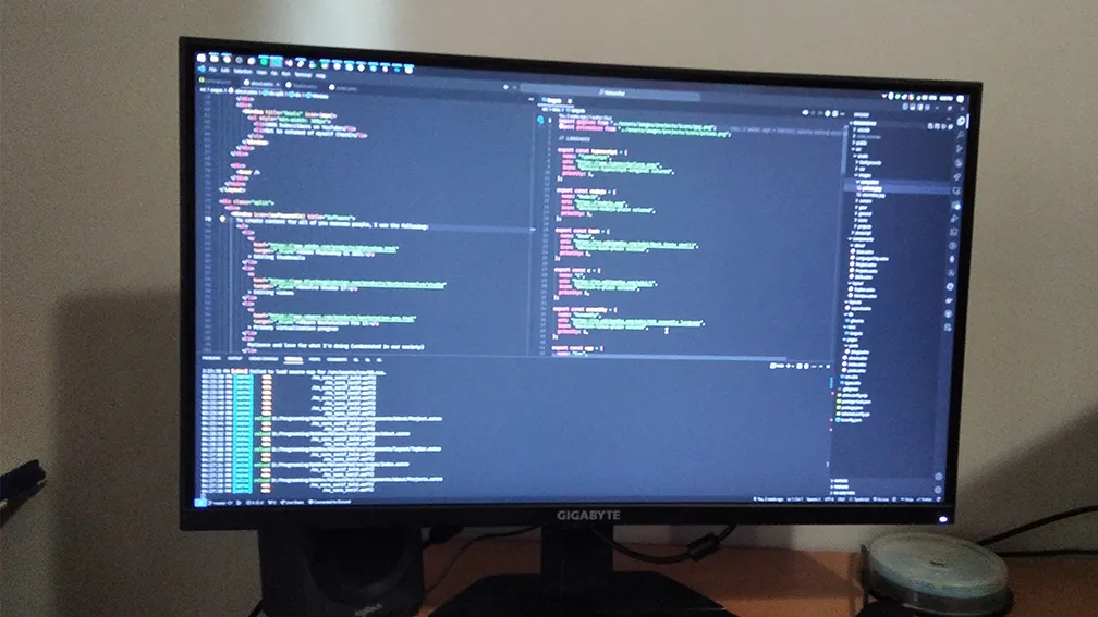 Primary display: Gigabyte G27Q 27"